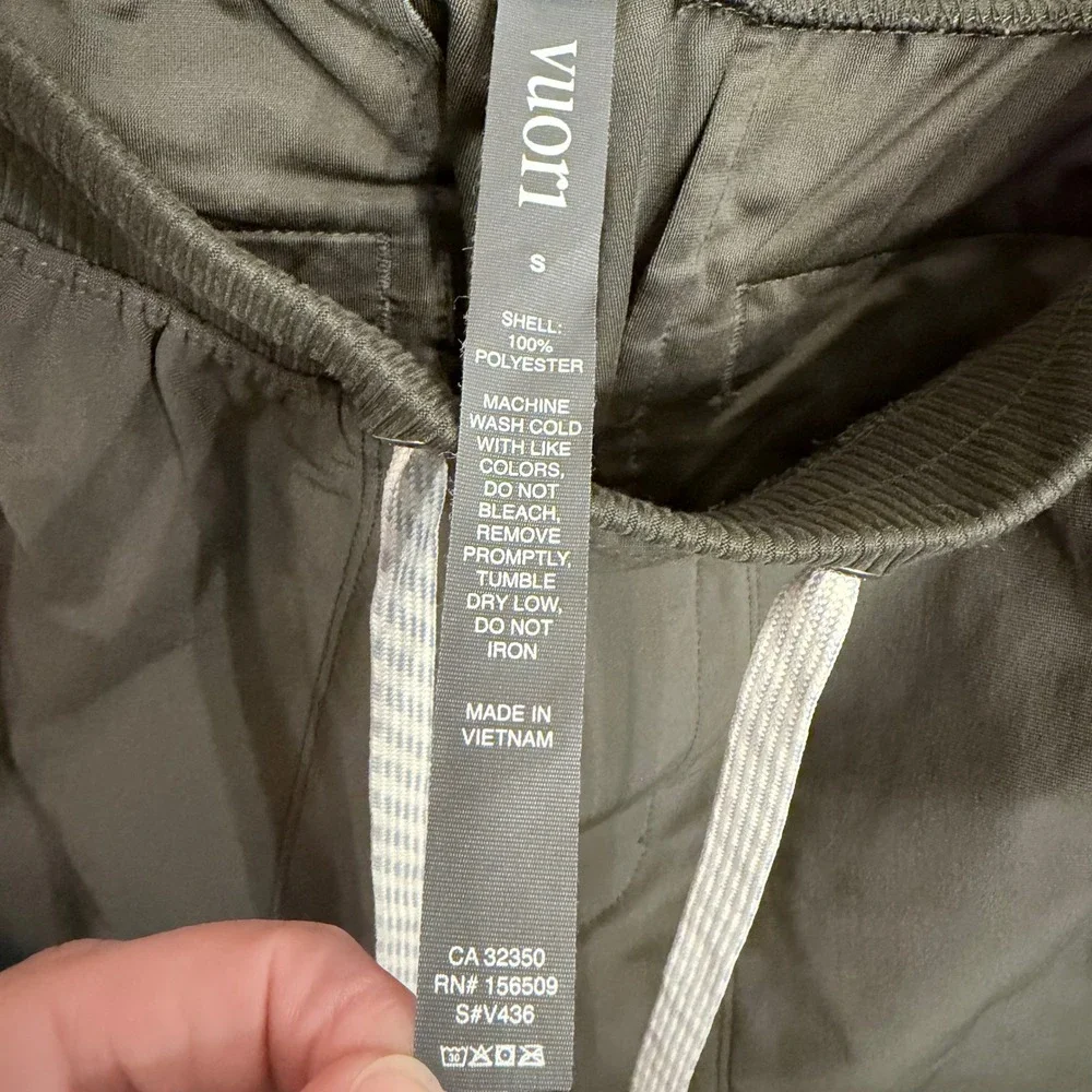 Vuori Meta Jogger Mens Small Dark Olive Green Performance Travel Pants V436